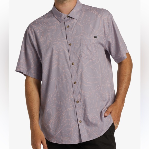 Billabong Other - Billabong purple line art design short sleeve button down shirt